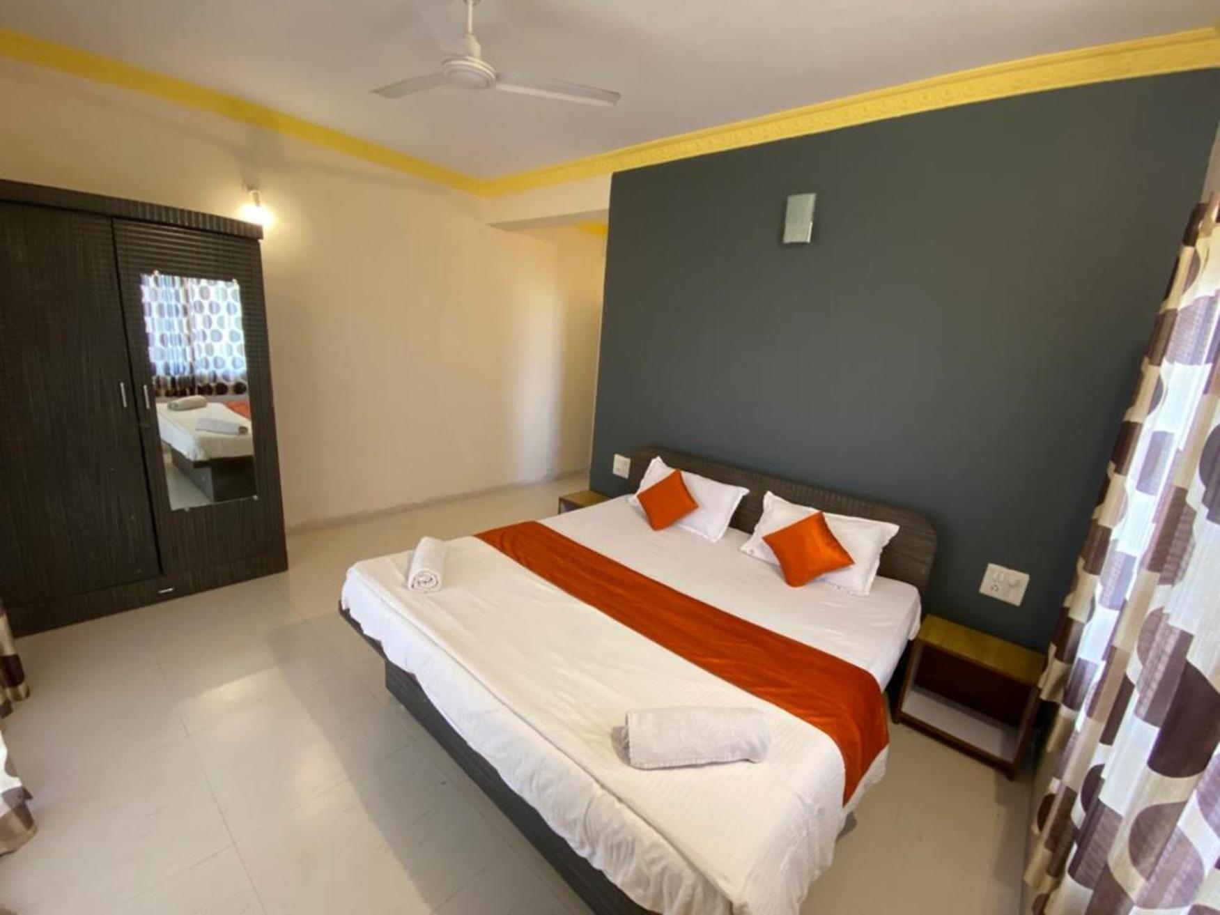 Hotel Twilight House มหาบาเลชวาร์ ภายนอก รูปภาพ